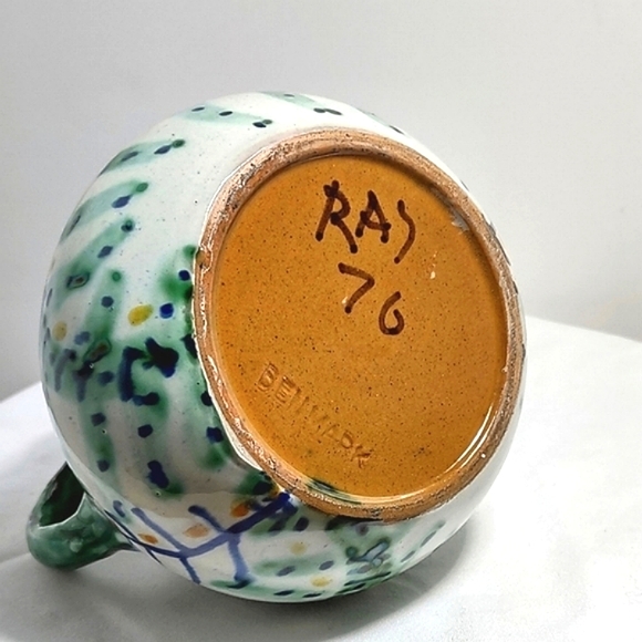 Vintage Studio Pottery Art Denmark RAS 79 Pitcher Vase 5" x 5" Signed Red Clay - Picture 5 of 9